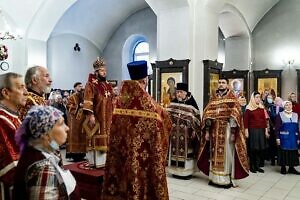 Божественная литургия в храме священномученика Сергия города Климовск