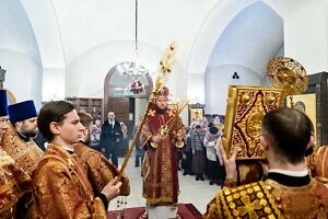 Божественная литургия в храме священномученика Сергия города Климовск