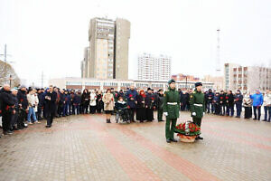 Церемония возложения цветов в Серпухове