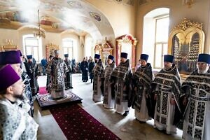 Архиерейское богослужение в Страстной Понедельник в Давидовой пустыни