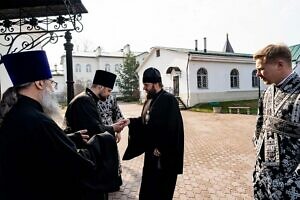 Архиерейское богослужение в Страстной Вторник в Воскресенском храме Подольска