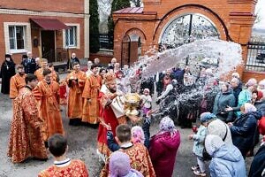 Божественная литургия в Соборе Всех святых в земле Русской просиявших города Домодедово