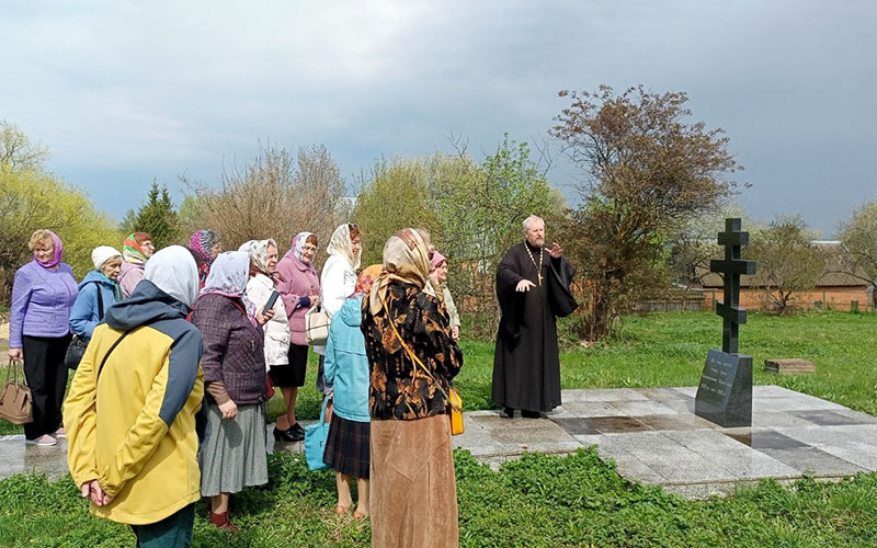 Экскурсия участников клуба «Активное долголетие» в Богородицерождественский храм села Тульчино​