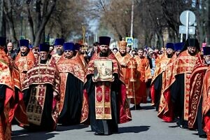 Пасхальный крестный ход в Подольской епархии