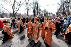 Пасхальный крестный ход в Подольской епархии