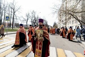 Пасхальный крестный ход в Подольской епархии