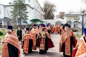 Пасхальный крестный ход в Подольской епархии