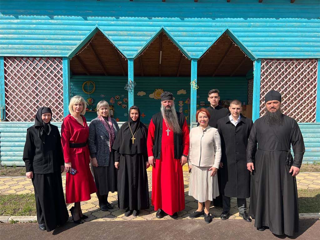 Пасхальный визит в Белопесоцкий женский монастырь - Подольская епархия