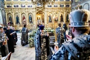 Утреня с чином погребения в Троицком кафедральном соборе Подольска