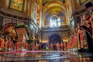 Великая вечерня в Храме Христа Спасителя в Москве