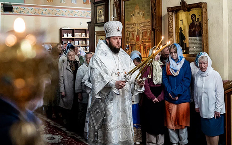 Архиерейское богослужение в Троицком храме села Лужники