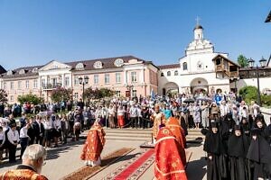 Архиерейское богослужение во Введенском Владычнем монастыре Серпухова