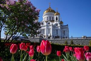 Богослужение в соборном кафедральном Храме Христа Спасителя в Москве