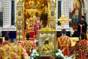 Богослужение в соборном кафедральном Храме Христа Спасителя в Москве