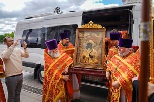 Богослужение в соборном кафедральном Храме Христа Спасителя в Москве