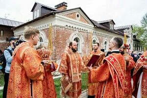 Праздник жен-мироносиц во Владычнем женском монастыре Серпухова