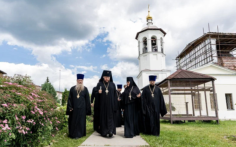 Архиерейское богослужение в Никольском храме посёлка Большевик г.о. Серпухов