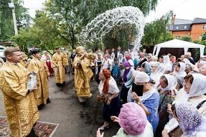 Архиерейское богослужение в Петропавловском храме посёлка Малаховка