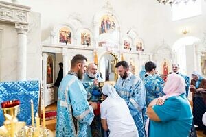 Божественная литургия в храме Рождества Христова в селе Щеглятьево