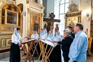 Божественная литургия в Троицком храме деревни Ваулово