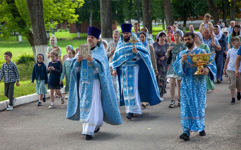 Престольный праздник Тихвинского храма посёлка Нерастанное