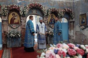 Божественная литургия в соборе Успения Пресвятой Богородицы села Добрыниха