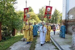 Божественная литургия в соборе Успения Пресвятой Богородицы села Добрыниха