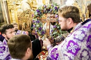 Всенощное бдение накануне праздника Воздвижения Креста Господня