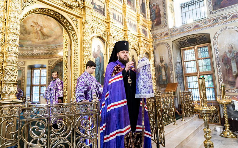 Всенощное бдение накануне праздника Воздвижения Креста Господня