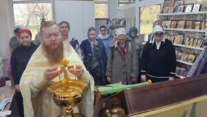 Литургия в больничном храме святителя Макария (Невского) в праздник Покрова Пресвятой Богородицы