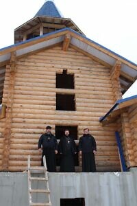 Освящение куполов с крестами в храме Благовещения Пресвятой Богородицы в деревне Ивановка