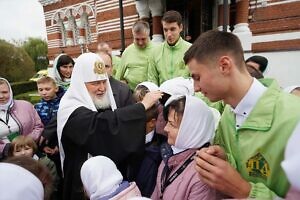 Святейший Патриарх Кирилл совершил освящение Троицкого храма в Коломне