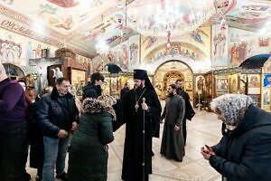 Божественная литургия в Никольском храме п. Володарского