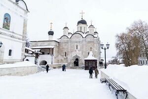 Божественная литургия во Введенском Владычнем женском монастыре города Серпухова