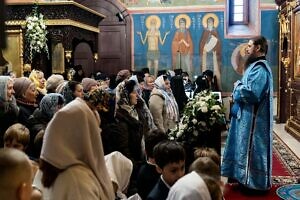 Божественная литургия во Введенском Владычнем женском монастыре города Серпухова