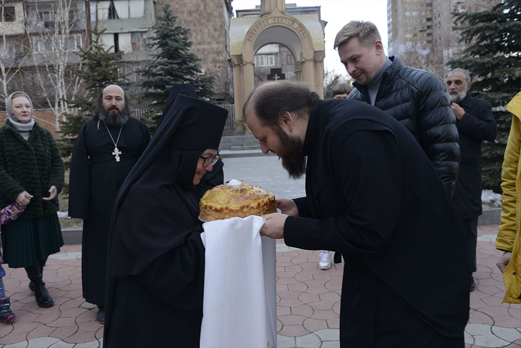 Архиепископ Аксий прибыл в Ереванско-Армянскую епархию