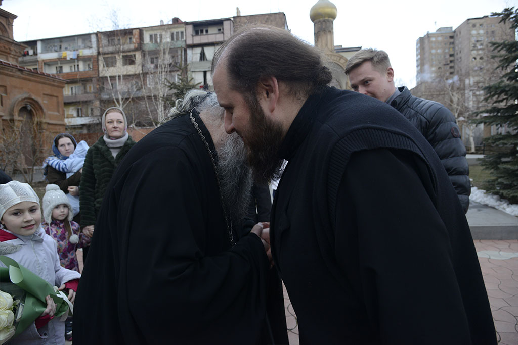 Архиепископ Аксий прибыл в Ереванско-Армянскую епархию