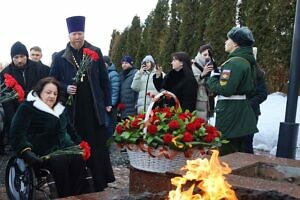 Митинг в Серпухове в честь годовщины окончания Сталинградской битвы