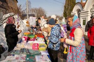 Масленичные гуляния в Тихвинском храме города Ступино