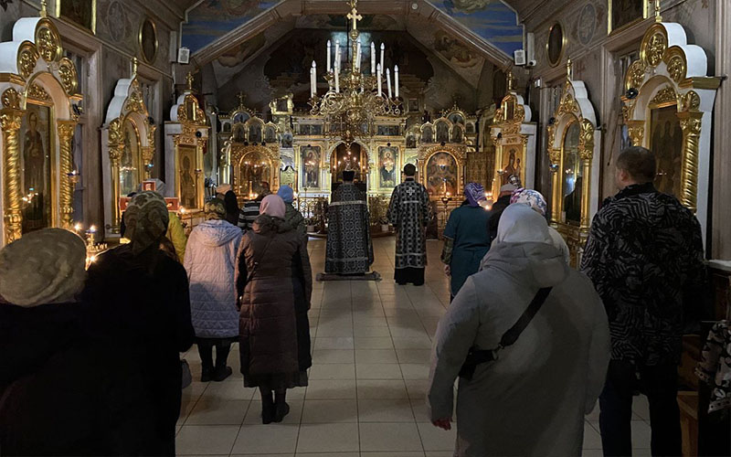 Молебен о страждущих от зависимостей в Свято-Троицком храме города Люберцы