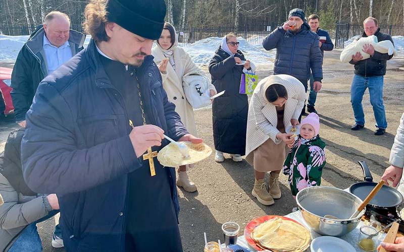 Праздник Масленицы в Знаменском храме в Старой Кашире города Ступино