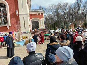 Празднование Масленицы во Всехсвятском храме города Серпухова