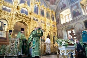 Архиерейское богослужение в Неделю ваий в Троицком кафедральном соборе