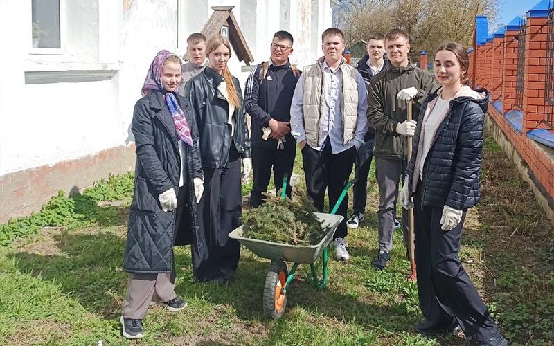 Уборка территории и встреча с настоятелем Успенского храма села Большое Алексеевское г.о. Ступино