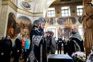 Вечерня с чтением акафиста Страстям Христовым в соборе Николы Белого города Серпухова