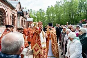 Архиерейское богослужение в Михаило-Архангельском храме города Пущино