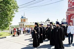 Митинг на площади перед памятником «Бойцам спецназа – солдатам России» в Давидовой пустыни