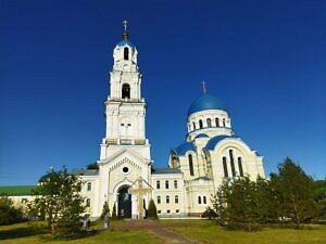 Паломническая поездка прихожан Знаменского храма в Старой Кашире города Ступино в Тихонову пустынь