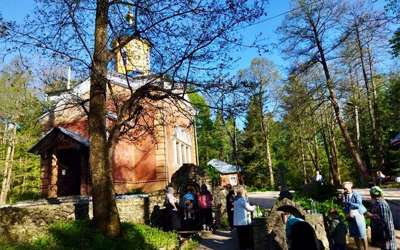 Паломническая поездка прихожан Знаменского храма в Старой Кашире города Ступино в Тихонову пустынь