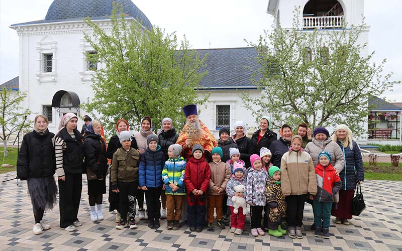 Пасхальный праздник в Никольском храме села Лямцино